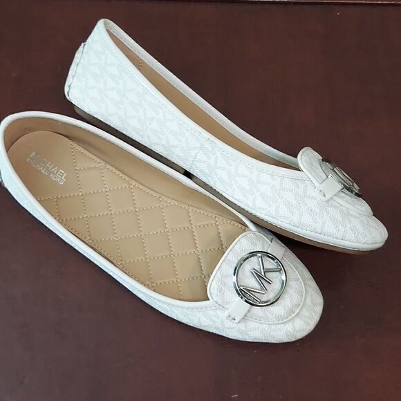Michael Kors Lillie Logo Moccasins - Picture 4 of 5